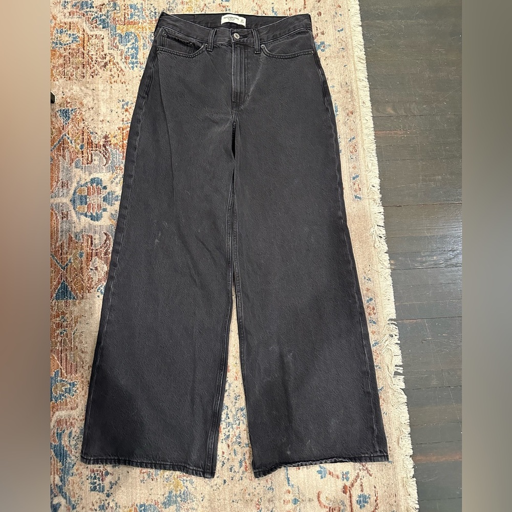 Abercrombie & Fitch The Wide Leg High Rise Jeans